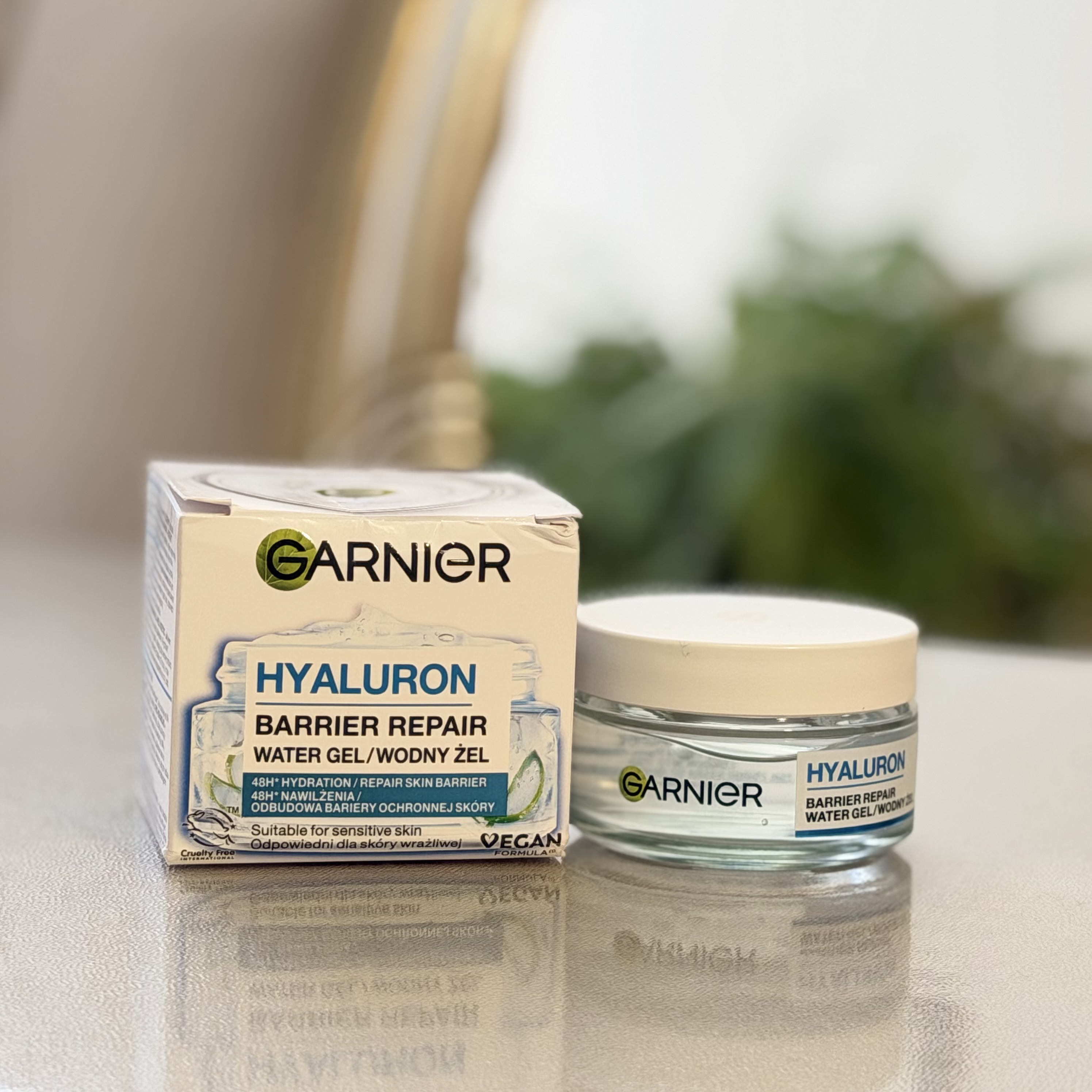 ژل آبرسان گارنیه Hyaluron Barrier Repair Water Gel